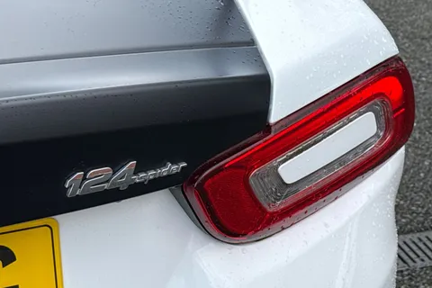 WD67MZG Abarth 124 Spider 1.4 MultiAir Auto Euro 6 2dr Thumbnail #33