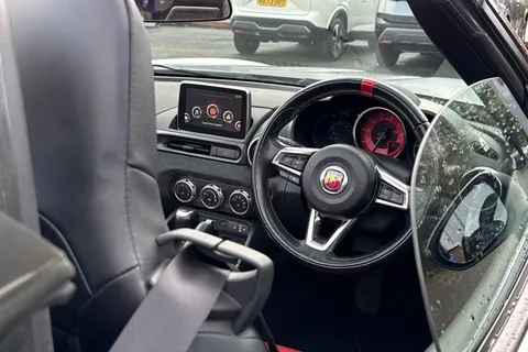 WD67MZG Abarth 124 Spider 1.4 MultiAir Auto Euro 6 2dr Thumbnail #38