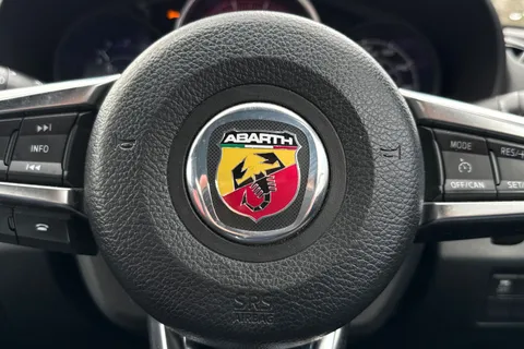 WD67MZG Abarth 124 Spider 1.4 MultiAir Auto Euro 6 2dr Thumbnail #39