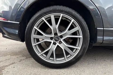 PF19NWK Audi Q3 Vorsprung 40 TFSI quattro 190 PS S tronic Thumbnail #12