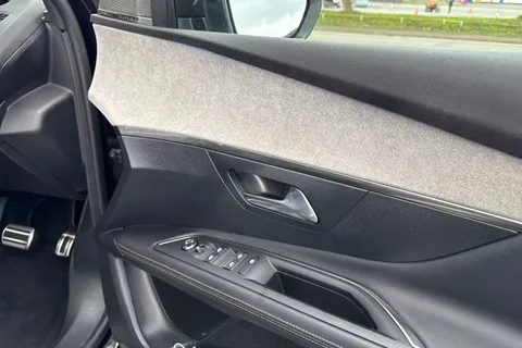 EX71XDC PEUGEOT 3008 1.2 PureTech GT Premium EAT Euro 6 (s/s) 5dr Thumbnail #22