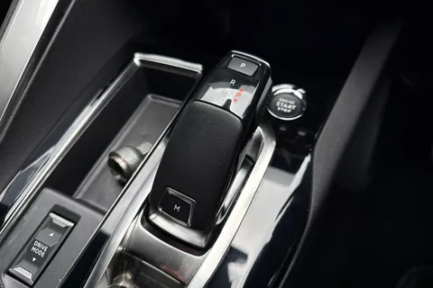 EX71XDC PEUGEOT 3008 1.2 PureTech GT Premium EAT Euro 6 (s/s) 5dr Thumbnail #24