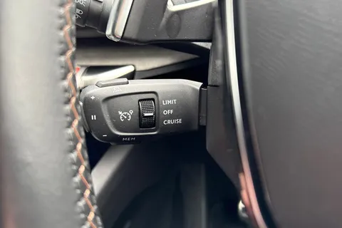 EX71XDC PEUGEOT 3008 1.2 PureTech GT Premium EAT Euro 6 (s/s) 5dr Thumbnail #44