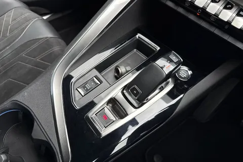 EX71XDC PEUGEOT 3008 1.2 PureTech GT Premium EAT Euro 6 (s/s) 5dr Thumbnail #59