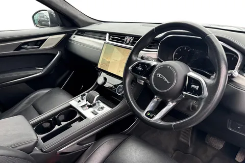 BP72KFA Jaguar F-Pace 2.0 D200 MHEV R-Dynamic S Auto AWD Euro 6 (s/s) 5dr Thumbnail #15