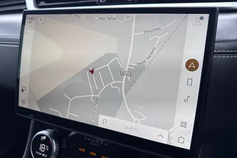 BP72KFA Jaguar F-Pace 2.0 D200 MHEV R-Dynamic S Auto AWD Euro 6 (s/s) 5dr Thumbnail #18