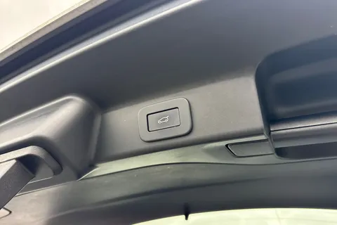 BP72KFA Jaguar F-Pace 2.0 D200 MHEV R-Dynamic S Auto AWD Euro 6 (s/s) 5dr Thumbnail #29