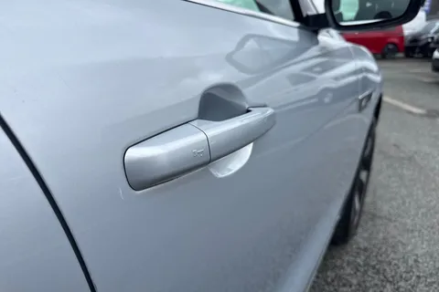 BP72KFA Jaguar F-Pace 2.0 D200 MHEV R-Dynamic S Auto AWD Euro 6 (s/s) 5dr Thumbnail #31