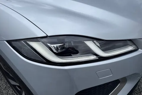 BP72KFA Jaguar F-Pace 2.0 D200 MHEV R-Dynamic S Auto AWD Euro 6 (s/s) 5dr Thumbnail #32