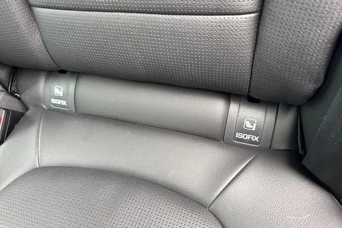 BP72KFA Jaguar F-Pace 2.0 D200 MHEV R-Dynamic S Auto AWD Euro 6 (s/s) 5dr Thumbnail #37