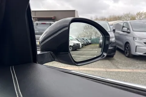 BP72KFA Jaguar F-Pace 2.0 D200 MHEV R-Dynamic S Auto AWD Euro 6 (s/s) 5dr Thumbnail #42