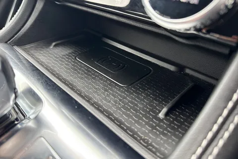 BP72KFA Jaguar F-Pace 2.0 D200 MHEV R-Dynamic S Auto AWD Euro 6 (s/s) 5dr Thumbnail #43