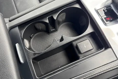 BP72KFA Jaguar F-Pace 2.0 D200 MHEV R-Dynamic S Auto AWD Euro 6 (s/s) 5dr Thumbnail #44