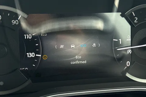 BP72KFA Jaguar F-Pace 2.0 D200 MHEV R-Dynamic S Auto AWD Euro 6 (s/s) 5dr Thumbnail #51