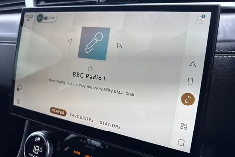 BP72KFA Jaguar F-Pace 2.0 D200 MHEV R-Dynamic S Auto AWD Euro 6 (s/s) 5dr Thumbnail #52