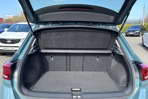 7 of 67 for Volkswagen T-Roc 1.5 TSI Style Euro 6 (s/s) 5dr
