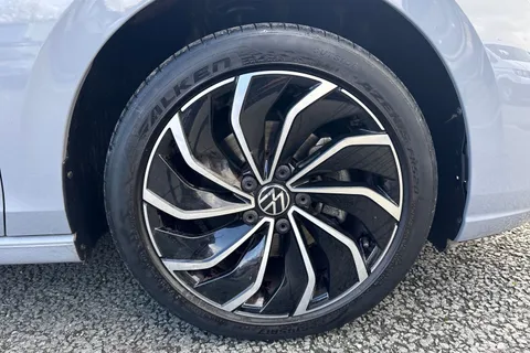 CY23FFS Volkswagen Golf 1.5 TSI 150 Style Edition 5dr Thumbnail #11