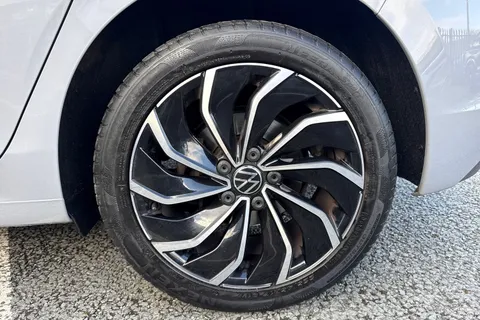 CY23FFS Volkswagen Golf 1.5 TSI 150 Style Edition 5dr Thumbnail #12