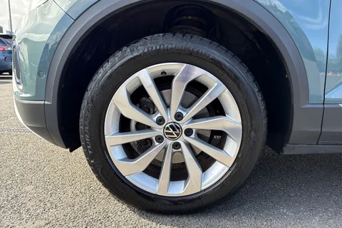 12 of 67 for Volkswagen T-Roc 1.5 TSI Style Euro 6 (s/s) 5dr