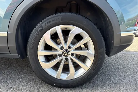 13 of 67 for Volkswagen T-Roc 1.5 TSI Style Euro 6 (s/s) 5dr