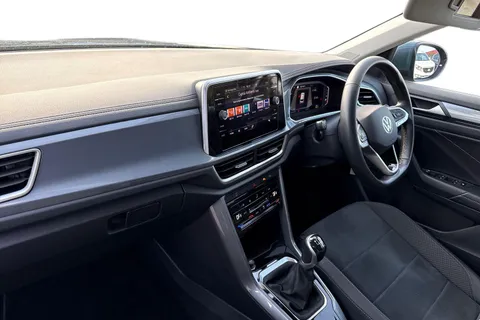 15 of 67 for Volkswagen T-Roc 1.5 TSI Style Euro 6 (s/s) 5dr