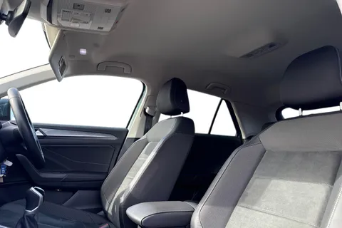 16 of 67 for Volkswagen T-Roc 1.5 TSI Style Euro 6 (s/s) 5dr