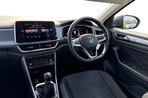 18 of 67 for Volkswagen T-Roc 1.5 TSI Style Euro 6 (s/s) 5dr