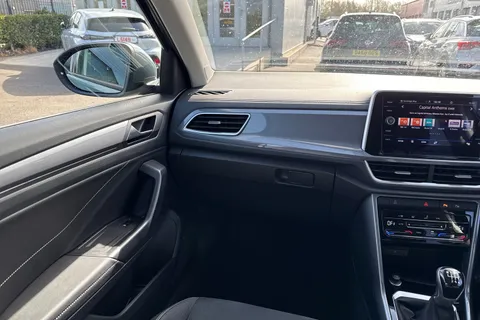 20 of 67 for Volkswagen T-Roc 1.5 TSI Style Euro 6 (s/s) 5dr