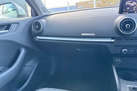 DX68XDN Audi A3 1.6 TDI 30 SE Technik Sportback S Tronic Euro 6 (s/s) 5dr Thumbnail #21