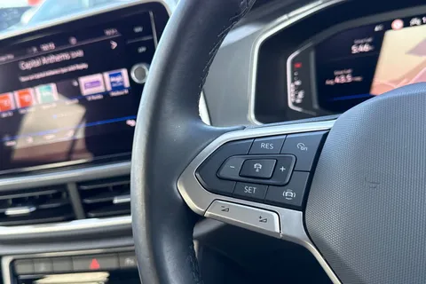 38 of 67 for Volkswagen T-Roc 1.5 TSI Style Euro 6 (s/s) 5dr