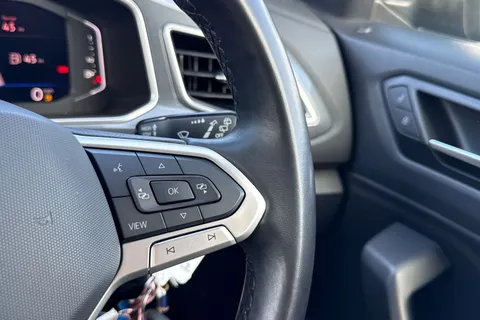 39 of 67 for Volkswagen T-Roc 1.5 TSI Style Euro 6 (s/s) 5dr