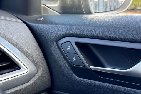 41 of 67 for Volkswagen T-Roc 1.5 TSI Style Euro 6 (s/s) 5dr