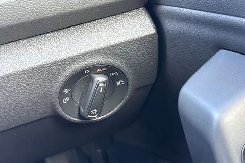 42 of 67 for Volkswagen T-Roc 1.5 TSI Style Euro 6 (s/s) 5dr