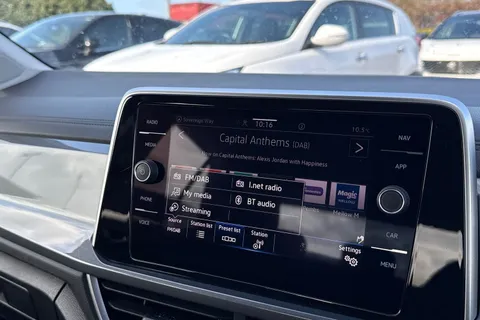 44 of 67 for Volkswagen T-Roc 1.5 TSI Style Euro 6 (s/s) 5dr