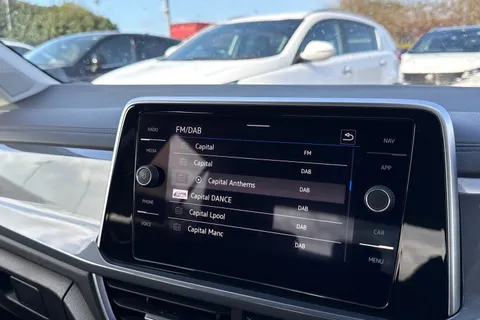 45 of 67 for Volkswagen T-Roc 1.5 TSI Style Euro 6 (s/s) 5dr