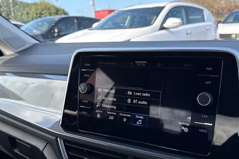 46 of 67 for Volkswagen T-Roc 1.5 TSI Style Euro 6 (s/s) 5dr