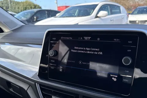 48 of 67 for Volkswagen T-Roc 1.5 TSI Style Euro 6 (s/s) 5dr