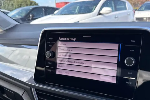 50 of 67 for Volkswagen T-Roc 1.5 TSI Style Euro 6 (s/s) 5dr