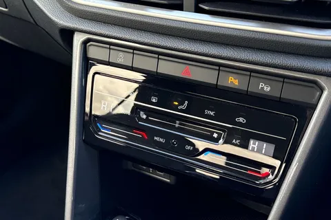 52 of 67 for Volkswagen T-Roc 1.5 TSI Style Euro 6 (s/s) 5dr