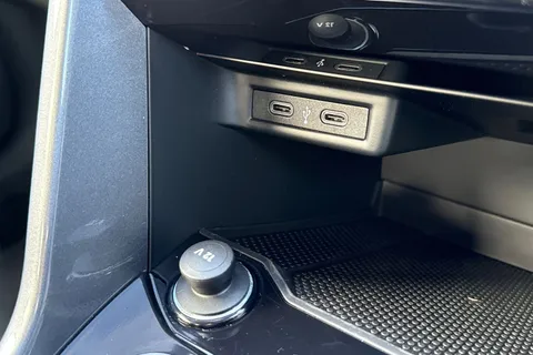 53 of 67 for Volkswagen T-Roc 1.5 TSI Style Euro 6 (s/s) 5dr