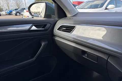 59 of 67 for Volkswagen T-Roc 1.5 TSI Style Euro 6 (s/s) 5dr