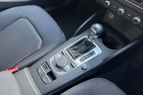 DX68XDN Audi A3 1.6 TDI 30 SE Technik Sportback S Tronic Euro 6 (s/s) 5dr Thumbnail #59