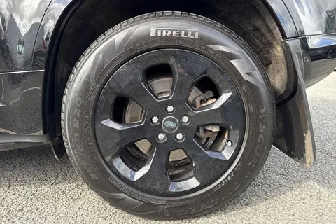 AK23OKE Land Rover Defender 110 2.0 P400e 15.4kWh X-Dynamic SE Auto 4WD Euro 6 (s/s) 5dr Thumbnail #12