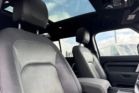 AK23OKE Land Rover Defender 110 2.0 P400e 15.4kWh X-Dynamic SE Auto 4WD Euro 6 (s/s) 5dr Thumbnail #25