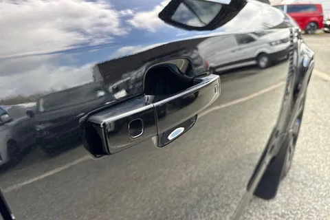 AK23OKE Land Rover Defender 110 2.0 P400e 15.4kWh X-Dynamic SE Auto 4WD Euro 6 (s/s) 5dr Thumbnail #31