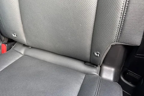 AK23OKE Land Rover Defender 110 2.0 P400e 15.4kWh X-Dynamic SE Auto 4WD Euro 6 (s/s) 5dr Thumbnail #37