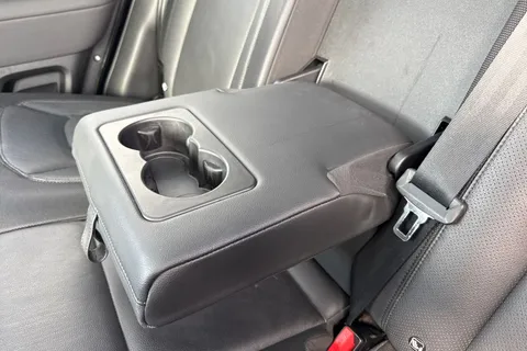 AK23OKE Land Rover Defender 110 2.0 P400e 15.4kWh X-Dynamic SE Auto 4WD Euro 6 (s/s) 5dr Thumbnail #39