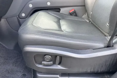 AK23OKE Land Rover Defender 110 2.0 P400e 15.4kWh X-Dynamic SE Auto 4WD Euro 6 (s/s) 5dr Thumbnail #40