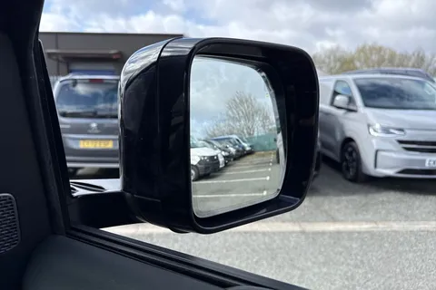 AK23OKE Land Rover Defender 110 2.0 P400e 15.4kWh X-Dynamic SE Auto 4WD Euro 6 (s/s) 5dr Thumbnail #43