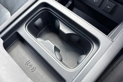 AK23OKE Land Rover Defender 110 2.0 P400e 15.4kWh X-Dynamic SE Auto 4WD Euro 6 (s/s) 5dr Thumbnail #45